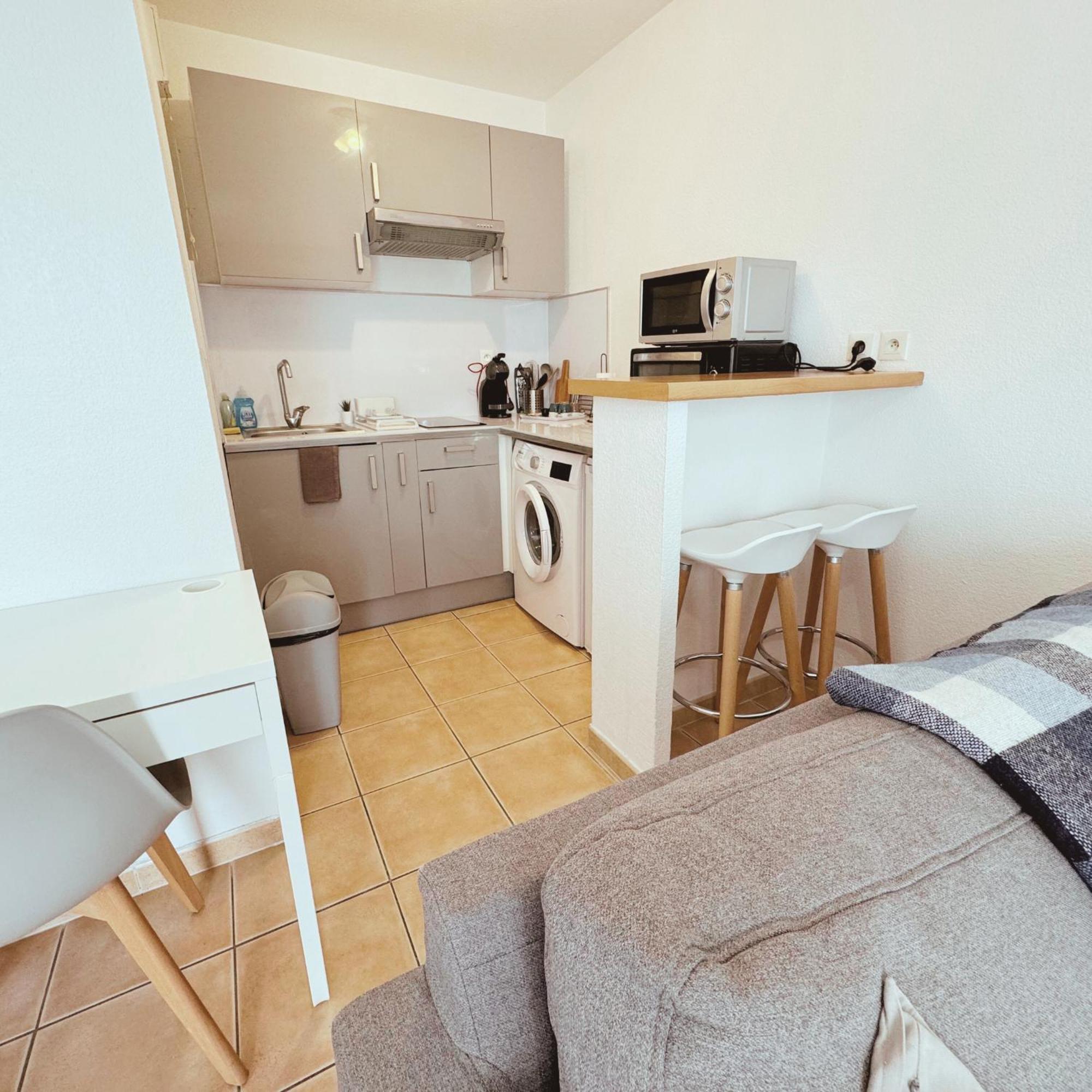 Appartement Residence Prive Avec Parking Wifi Clim Piscine Avignon Buitenkant foto